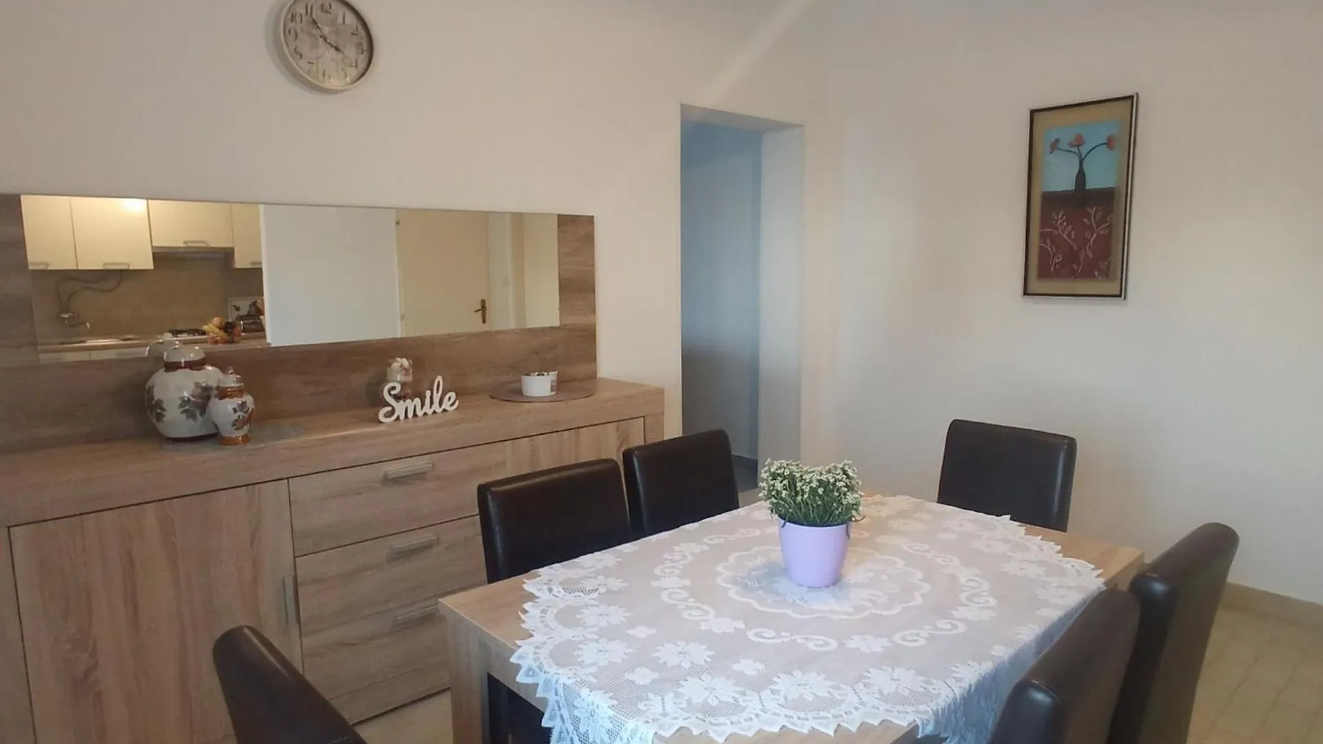 Spacious Kastela Apartment With Balcony And Mountain Views Near The Sea Croatia