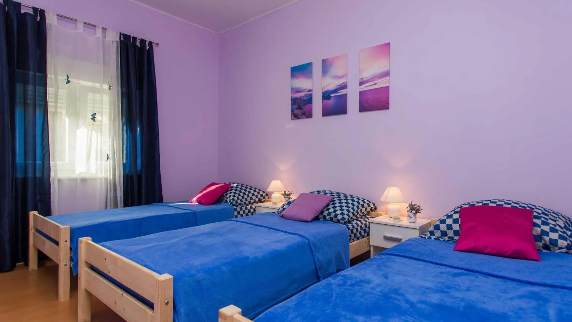 Spacious Kastela Apartment With Balcony And Mountain Views Near The Sea