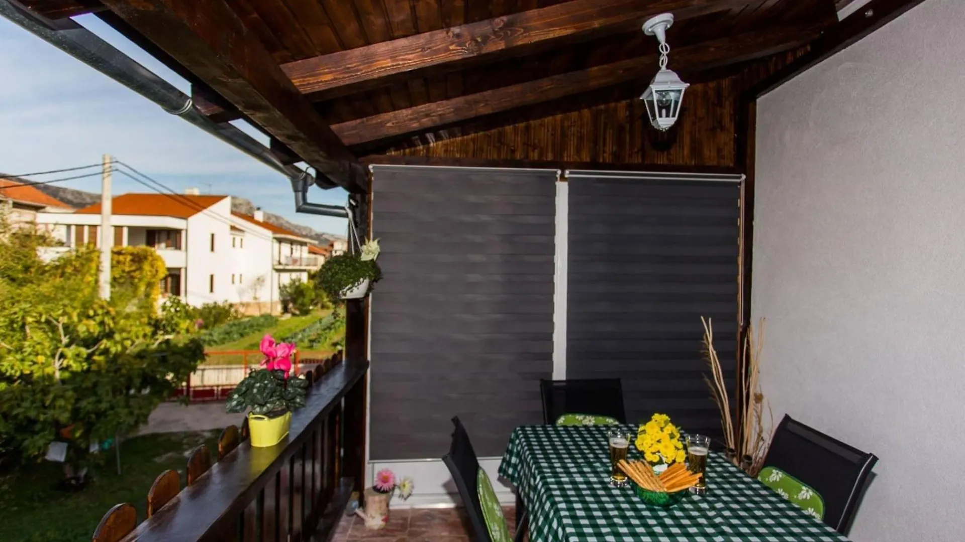 Spacious Kastela Apartment With Balcony And Mountain Views Near The Sea 0*,  Croatia