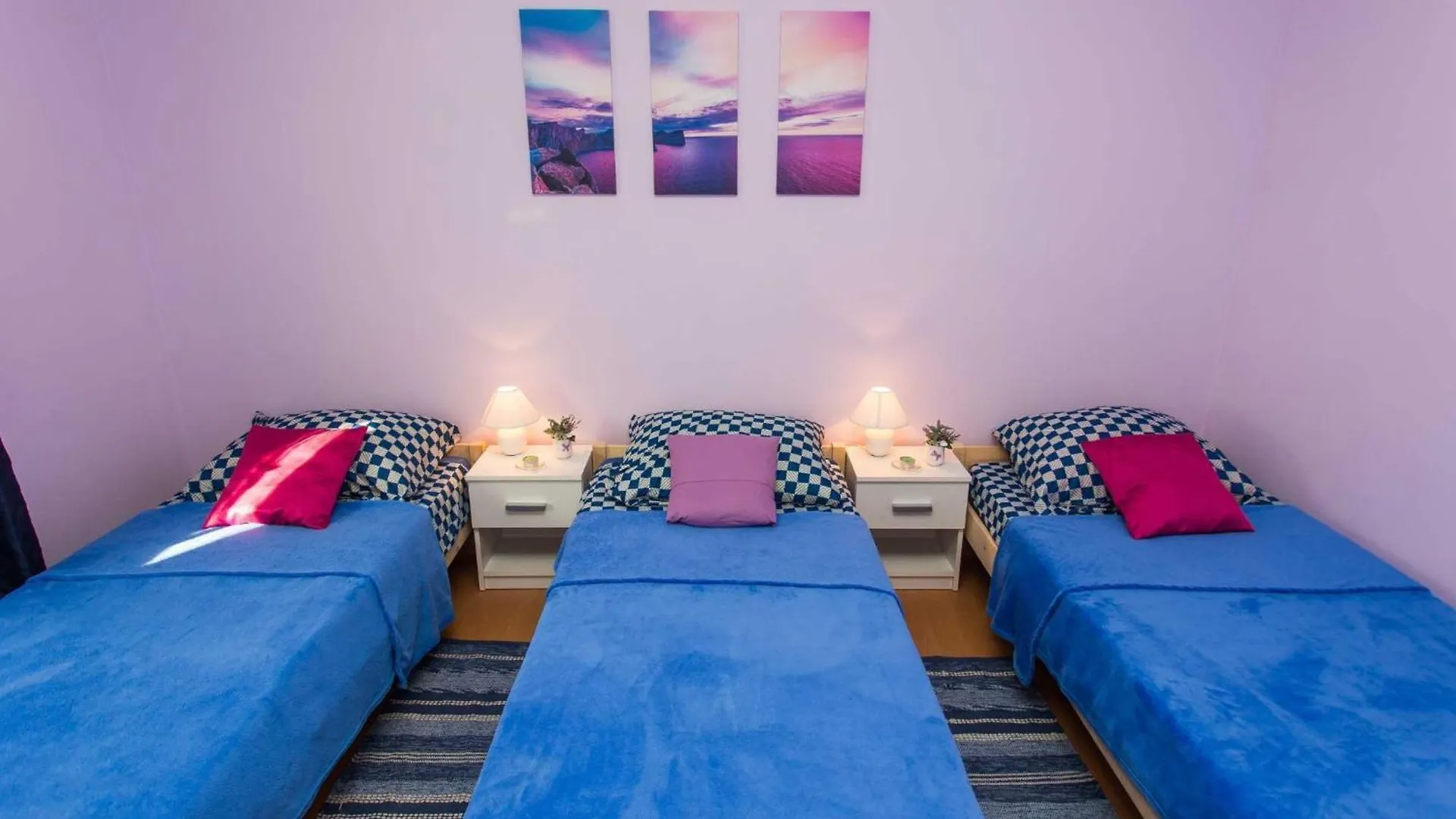 Spacious Kastela Apartment With Balcony And Mountain Views Near The Sea